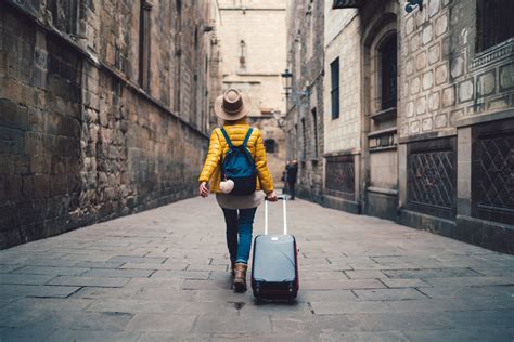 10 Travel Tips Every Study Abroad Student Should Know Before They Go