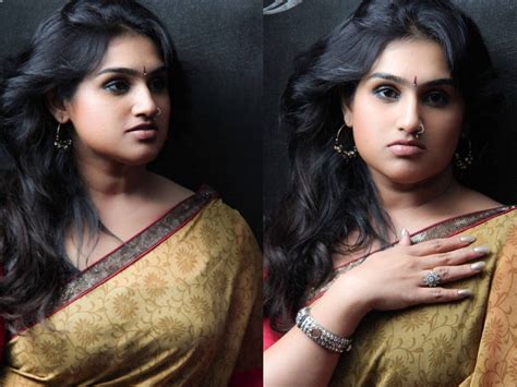 Vanitha vijayakumar first got married to akash in 2000. Tamil Actress Vanitha Vijayakumar Wedding Photos : Vanitha ...