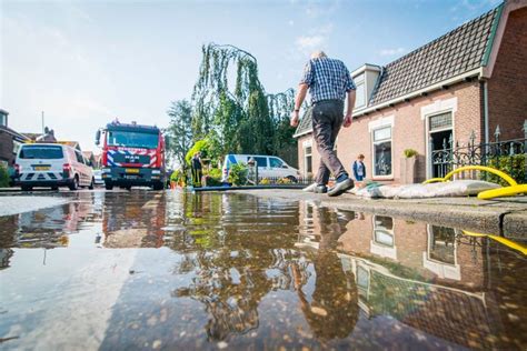Ook wateroverlast in zeeland en brabant. Nog meer acties tegen wateroverlast in Hardinxveld ...