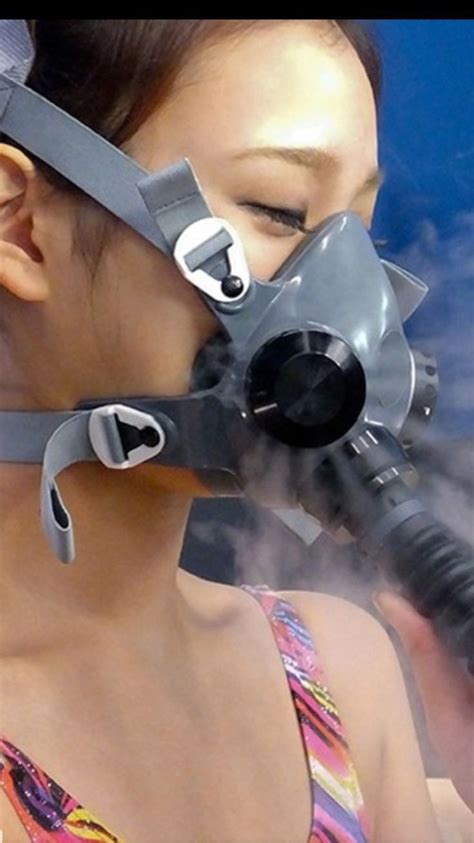 pin by j on atemschutzmaske in 2020 gas mask girl oxygen mask mask girl