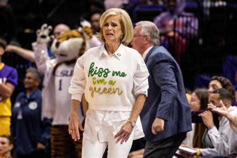 Meet The Designers Behind LSU Coach Kim Mulkey S Sizzling March Madness Outfits Yahoo Sports