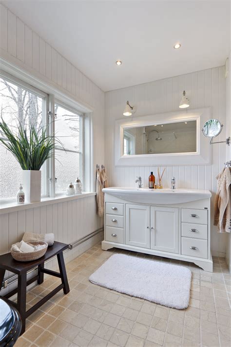 Updating your old and outdated bathroom design to a modern mix of styles is a top priority for many homeowners. New England Styled Baths