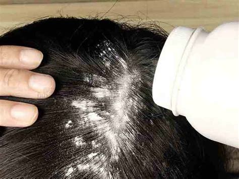 Should i get my hair cut before or after coloring? What Happens If You Dye Your Hair When It's Greasy?