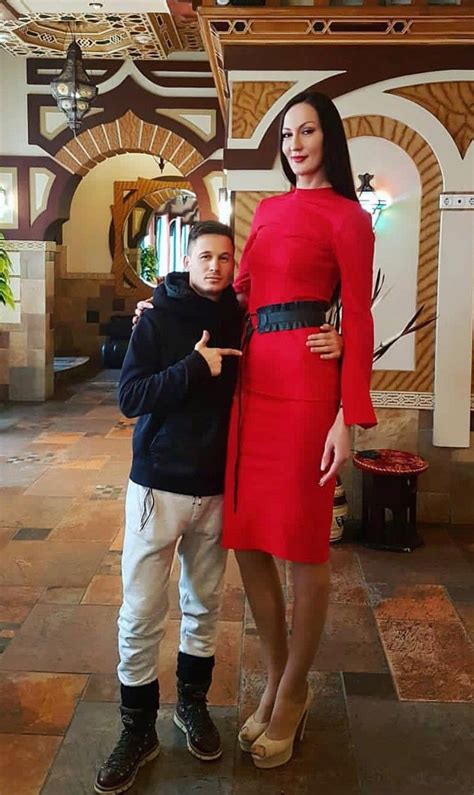 Pin By Marty Mcgahan On Tall Women Tall Women Fashion Tall Women