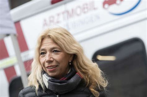 Update information for lisa federle ». Lisa Federle: Tübinger Notärztin hält Luchas Schnelltest ...