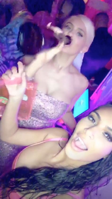 Kylie Jenner Celebró Sus 21 Años Con Un Alocado Y Extravagante Festejo