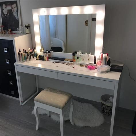 Roundhill furniture ashley white wood makeup vanity table and stool set 4 Reasons Every Woman Needs A Makeup Vanity Mirror In 2021 ...