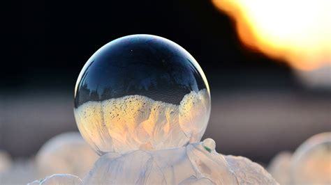 Photographer Experiments With Blowing Frozen Bubbles Creating These