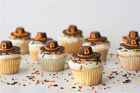 Thanksgiving cupcakes are an adorable addition to your holiday dessert table. 30 Of the Best Ideas for Thanksgiving Cupcakes Decorating ...
