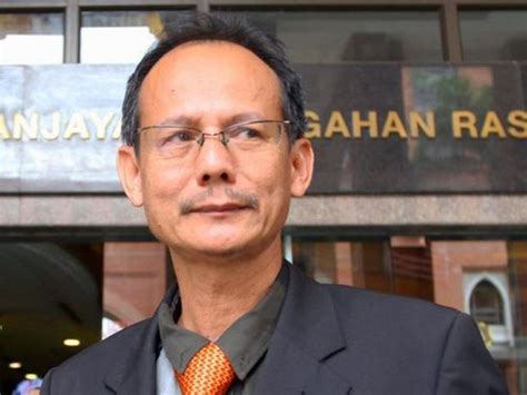 Semua permohonan bersara pilihan sendiri hendaklah sampai di bahagian perjawatan dan perkhidmatan, kementerian pendidikan malaysia lapan (8) bulan sebelum tarikh persaraan yang dicadangkan. Bekas Pengarah SPRM Mohon Bersara Awal 6 Bulan Lalu ...