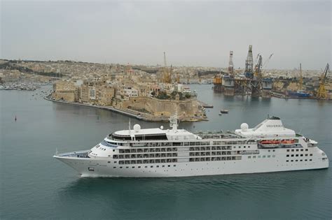 Mit dem flugzeug bequem und in kürze, bei einer flugdauer von nur ca. Sehenswürdigkeiten Valletta: Highlights in Maltas Hauptstadt