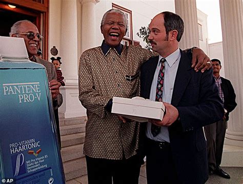 Key That Locked Up Nelson Mandela Is Set To Sell For More £1million Daily Mail Online