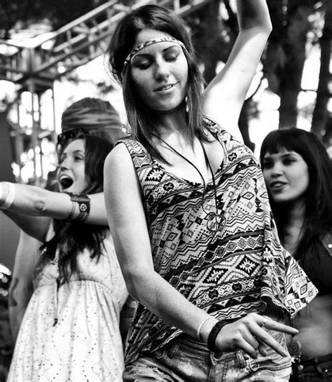 The cultural upheaval of the 1960s in the u.s. Hippie Girls at Woodstock | Found on bilder-album.blogspot ...