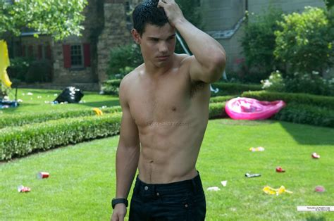 Taylor Lautner Shirtless FAINT Taylor Lautner Photo Fanpop
