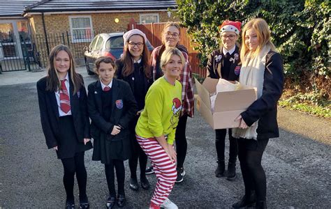 Oasis Academy Pupils Deliver Christmas Presents To Sheppey And Sittingbourne Pensioners
