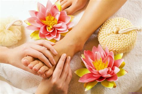 9 Unexpected Benefits Of Foot Massage That Make You Want To Have One
