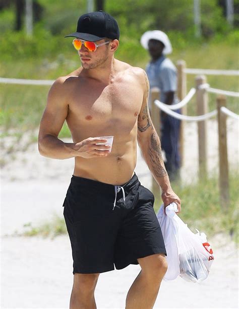 Ryan Phillippe S Fit Physique The Sexiest Shirtless Moments From