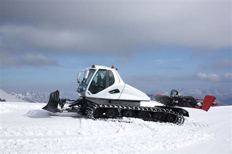 Prinoth Beast Worlds Largest Snow Groomer Snow Vehicles All
