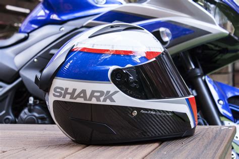 Moto gp, wsbk, moto 2…. Review: Shark Race-R Pro Carbon (£519.99) | Visordown