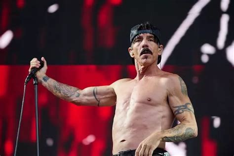 Red Hot Chili Peppers In Glasgow All You Need To Know About Their