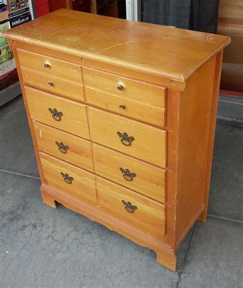 Uhuru Furniture And Collectibles Sold 3 Wide Vintage Maple 4 Drawer