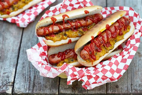 A 5 Step Guide To Throwing The Ultimate Hot Dog Party — Yummy Dogs