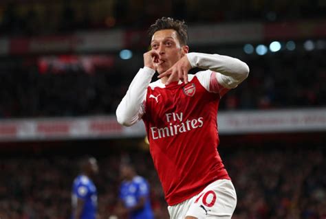 Mesut Ozil Sends Message To Arsenal Youngsters After Fa Cup Victory