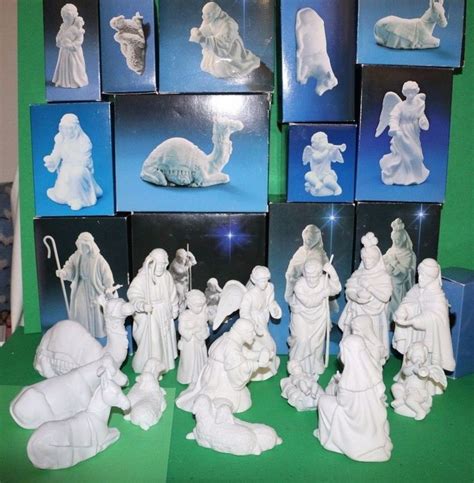 Avon Nativity Collectibles ~ 16 Pc White Porcelain Figurine Set With