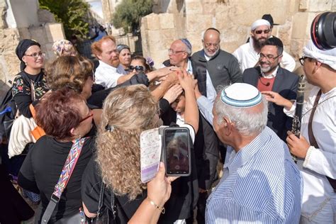 A Guide To Building A Bar Mitzvah At The Kotel Kinor
