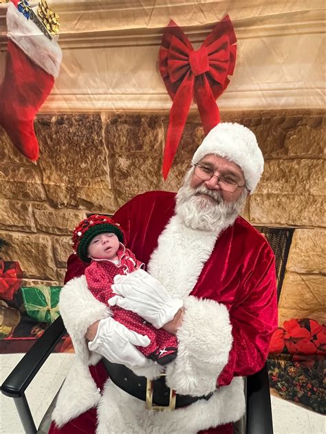 Santa pays a visit to Baptist Health Lexington NICU | FOX 56 News