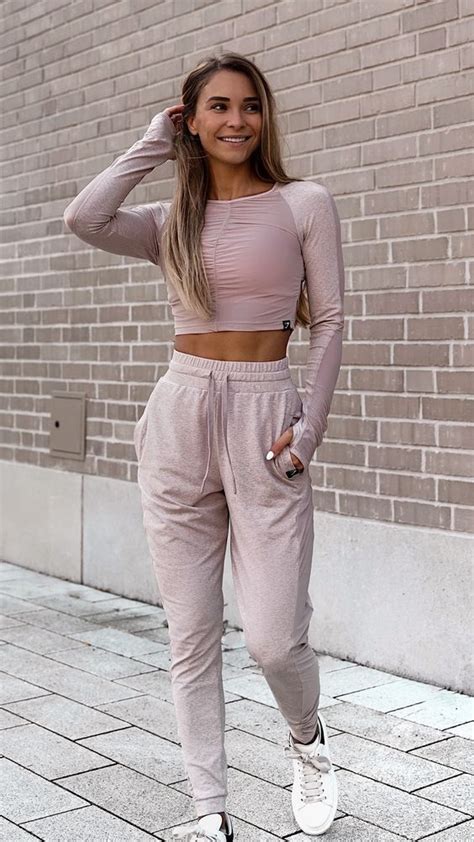 34 Gym Outfits To Crush Your Next Training Session Visit
