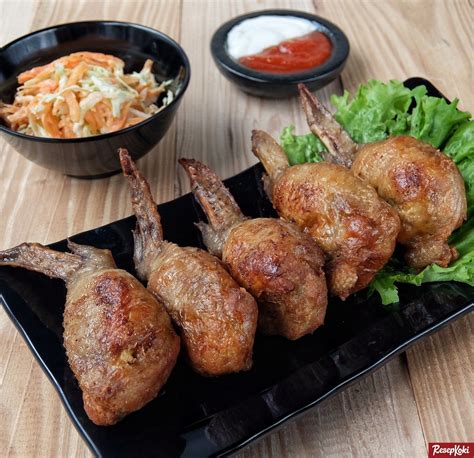 Dengan mengetahui cara memanggang ayam utuh, anda bisa menghidangkannya untuk keluarga besar atau untuk disantap beberapa kali panaskan oven hingga mencapai suhu 232 derajat celsius. Resep Sayap Ayam Isi | Resep | Ayam isi, Resep masakan ...