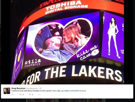 Cameron Diaz And Benji Madden On Kiss Cam At Lakers Game Daily Mail