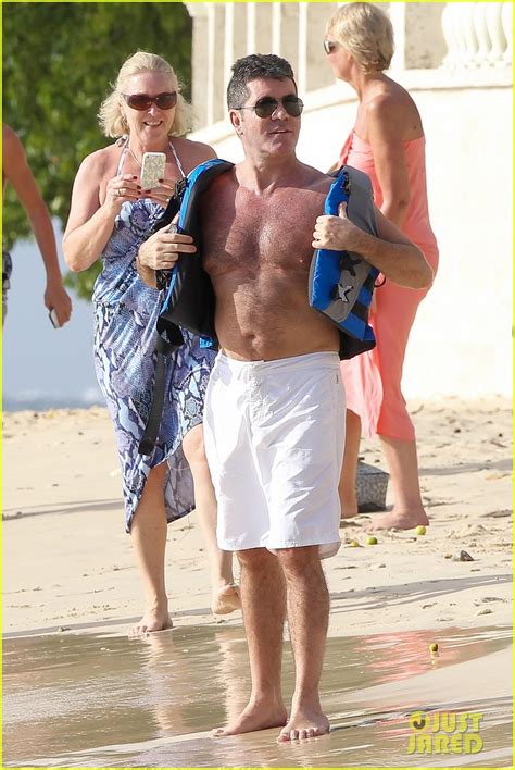 photo shirtless simon cowell draws large female crowd at the beach 08 photo 3021939 just jared