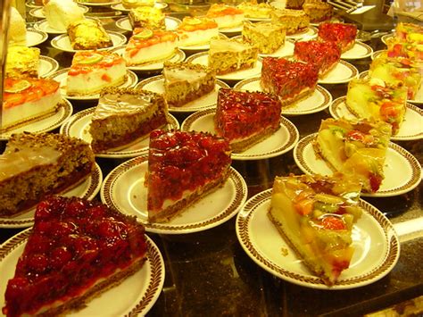 Unter dem motto „kaffee, kuchen und gemütliches beisammensein startet mit dem „60+ treff am montag, dem 9. Traditions: Kaffee und Kuchen: deutsche_kultur — LiveJournal