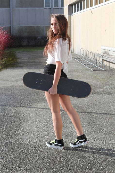 Skater Skate 4 Skateboard Fashion Independent Girls Smells Like Teen