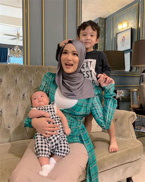 Pasangan selebriti hanis zalikha dan hairul azreen sememangnya cukup terkenal dalam kalangan peminat dunia hiburan tanah air. "Waktu Lahirkan Yusuf Mampu, Sekarang Sukar Urus Dua ...