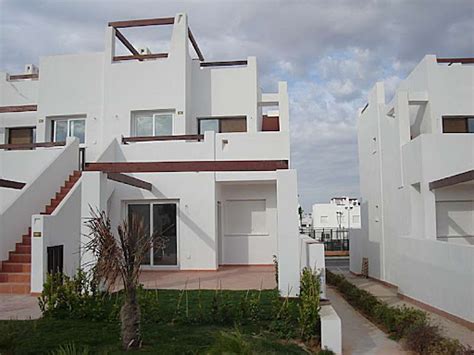 Terraza delantera con porche de 9,00 m2 y terraza solarium en planta alta de 45,00. Alquiler de piso en Alhama de Murcia, Golf resort condado ...