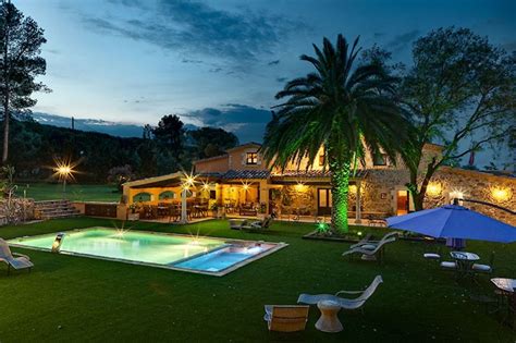 Compara precios, ofertas y opiniones reales de viajeros que han alquilado uno de estos. Luxury rural house with pool, hot tub and gardens 4 km ...