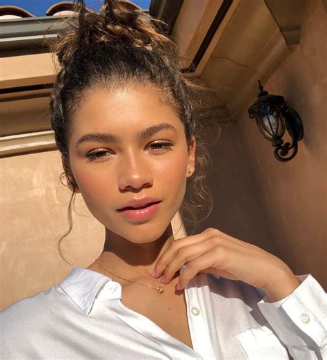 Zendaya enjoyed a leisurely sunday with boyfriend jacob elordi who she's rumored to have been dating for months. Zendaya Boyfriends List | Dating History | GBF