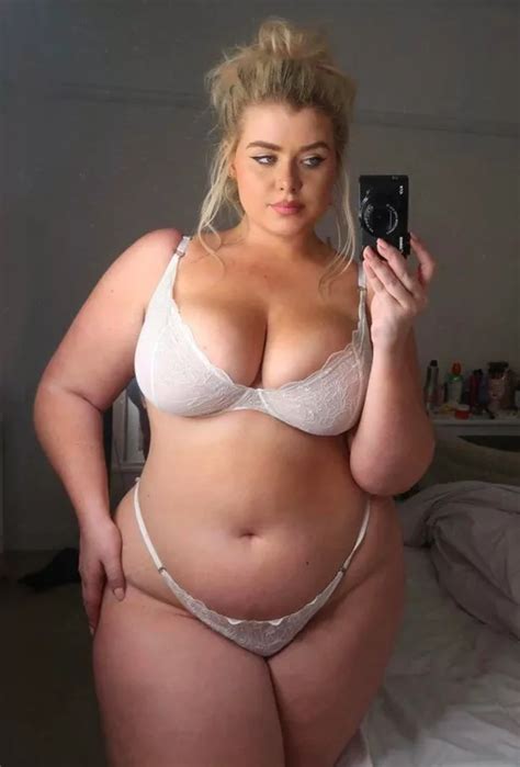 Plus Size Model Wows As She Shows Off Bra Perfect For The Big T Tty
