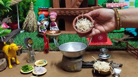 Street Style Veg Chowmin Miniature Cooking Hakka Noodles
