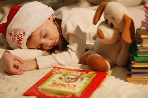 Storyline:a group of italian soccer fans arrive in paris for a match, but most of them go their separate ways to explore the sights, have a bit of an adventure before she can receive her next due treatment she gets kidnapped. Free Images : book, girl, gift, holiday, child, christmas ...
