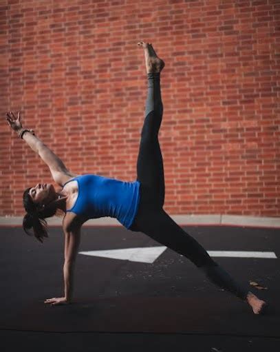 Kom een keer langs om kennis te maken of word gelijk lid en reserveer een. about - sharon yoga flow