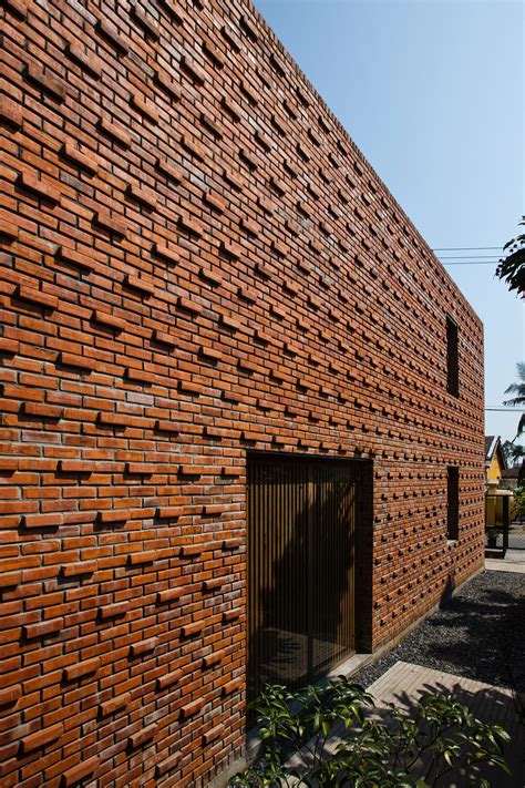 Architectural Details 8 Extruded Brick Façades Architizer Journal