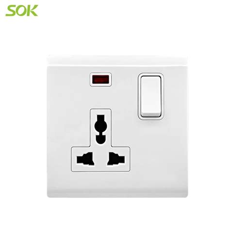 13a 250v Switched Universal Socket Outlet With Neon White 1 Gang W86