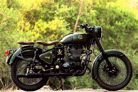Royal Enfield Classic 500 Customised With a Classic Military Touch