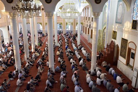 Tajik parliament approves inclusion of question on religion in the
