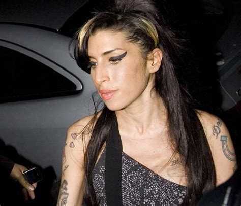 Amy Winehouse Images Famosa Rehab Amy Winehouse Ha Aceptado Hot Sex Picture