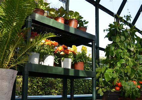 Hi zusammen, wir nehmen euch mit in den baumarkt um einige sachen für unseren garten zu kaufen. Gewächshaus einrichten - Infos und Tipps